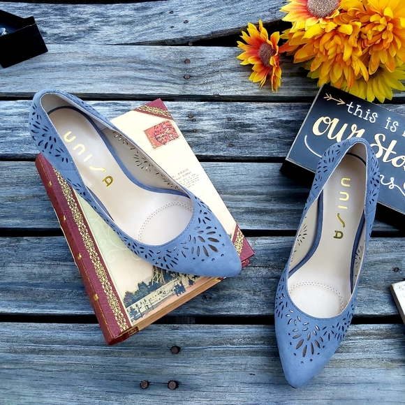 Super Deal Buy One Pair Size 6 Get Other Free Unisa Pumps - Picture 7 of 16